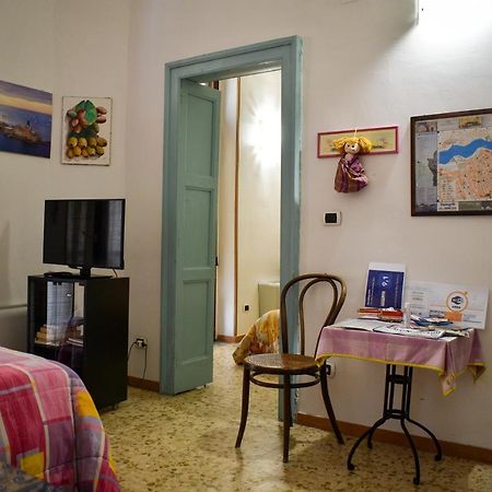Bed & Breakfast Mare Nostrum Brindisi Bagian luar foto