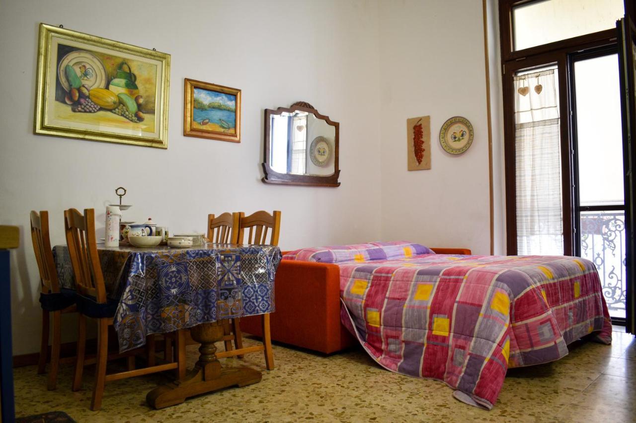 Bed & Breakfast Mare Nostrum Brindisi Bagian luar foto