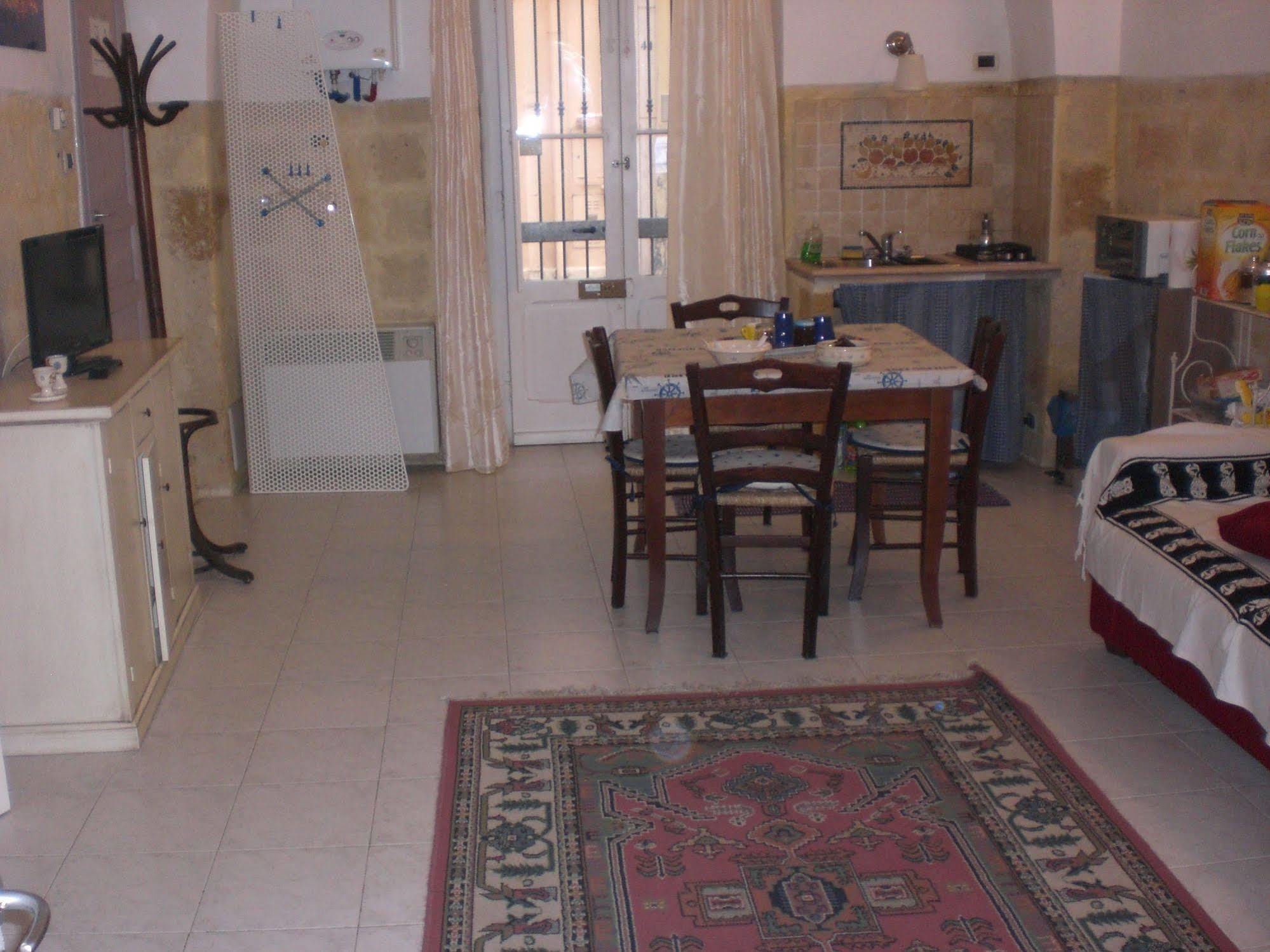 Bed & Breakfast Mare Nostrum Brindisi Bagian luar foto