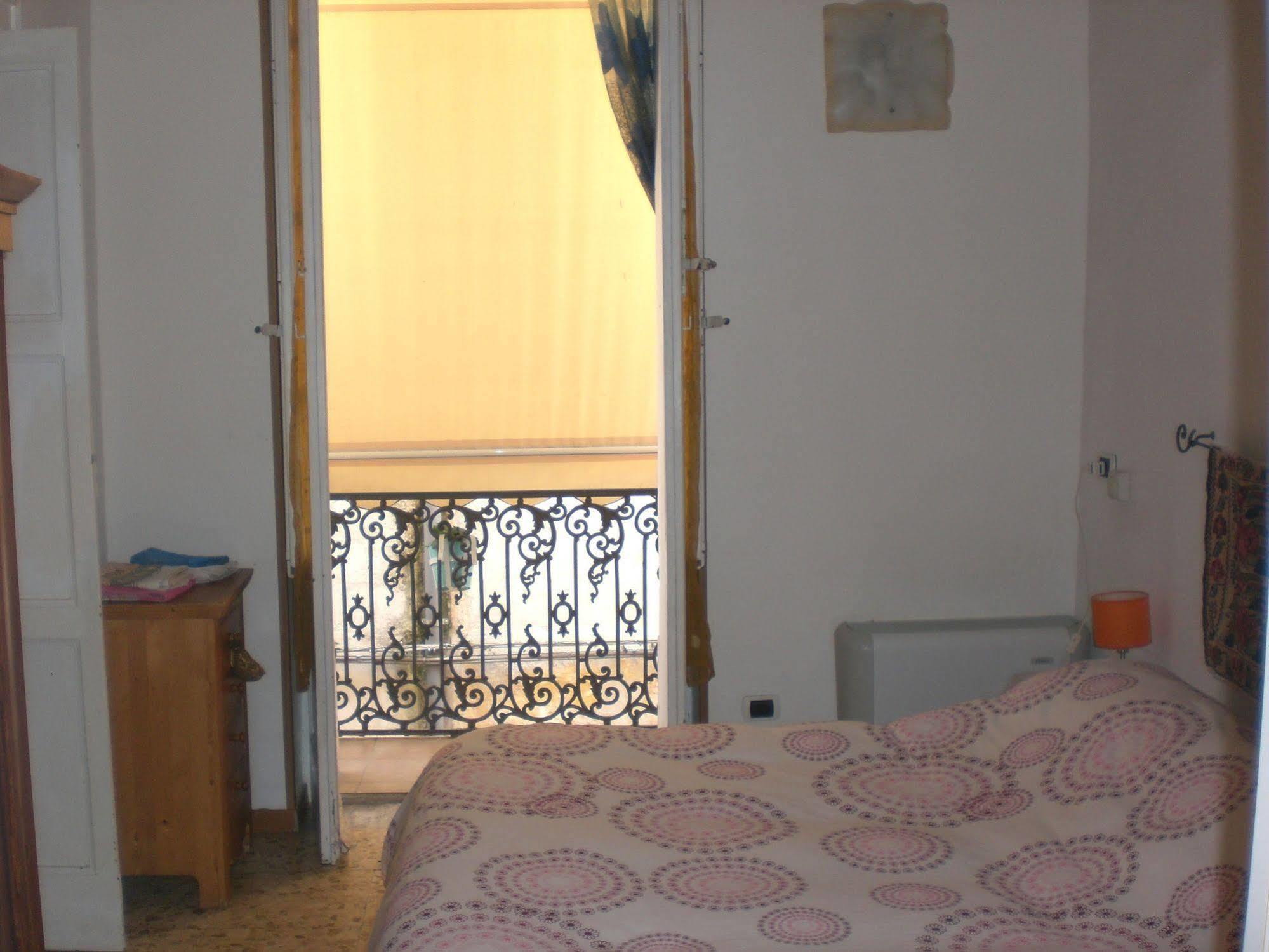 Bed & Breakfast Mare Nostrum Brindisi Bagian luar foto